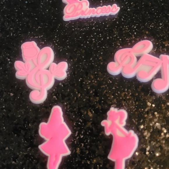 Jibbitz barbie shoe charms - Picture 2 of 2
